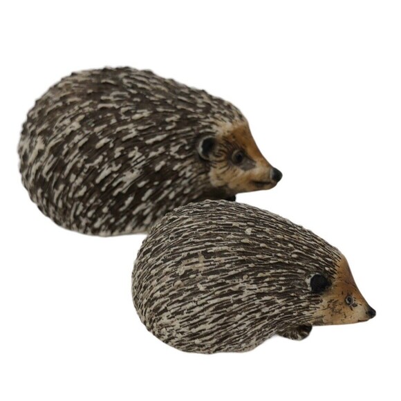 Hedgehog Figurine Pair Momma and Baby Resin 3" and 2" - Picture 2 of 5